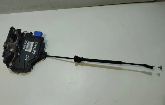 Skoda Octavia Mk2 (1Z) Front door lock 3D1837015 25100D6