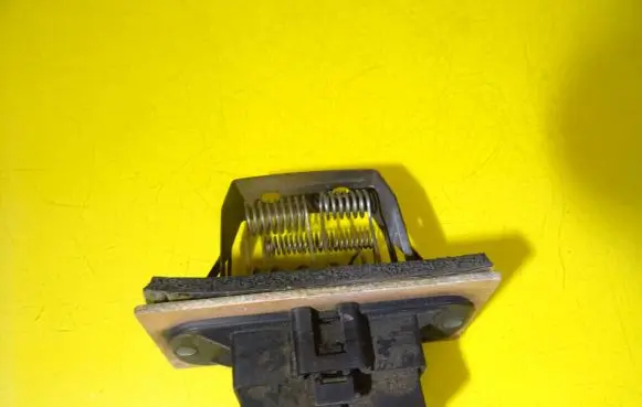 Chrysler Voyager Heater blower motor/fan resistor 4677180AD
