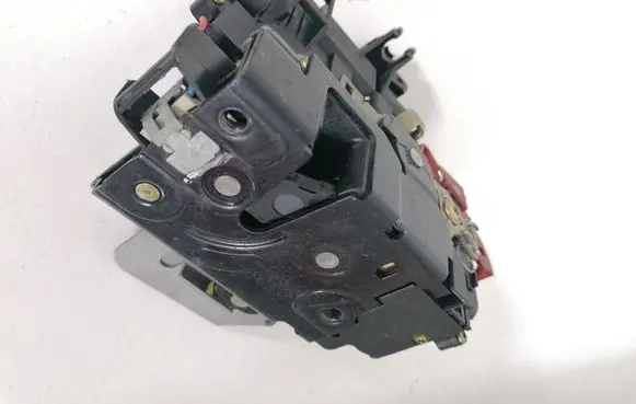 Audi A4 S4 B6 8E 8H Front door lock 8E1837016C