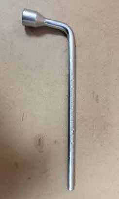 Mercedes-Benz GLC AMG Wheel nut wrench A2215810001
