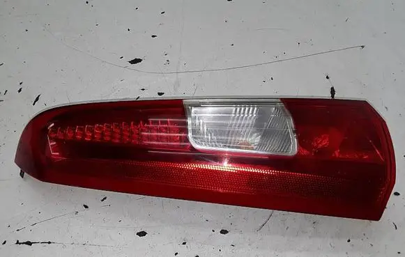 Volvo V70 Rear/tail lights L160985