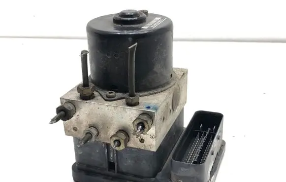 Ford Fiesta ABS Pump 2S61-2M110-CE