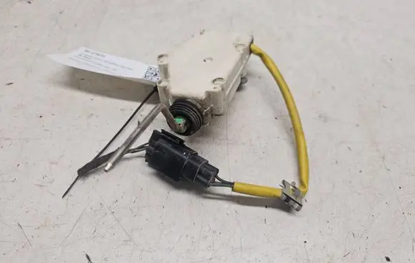 Seat Alhambra (Mk1) Fuel tank cap lock motor 7M0959775C