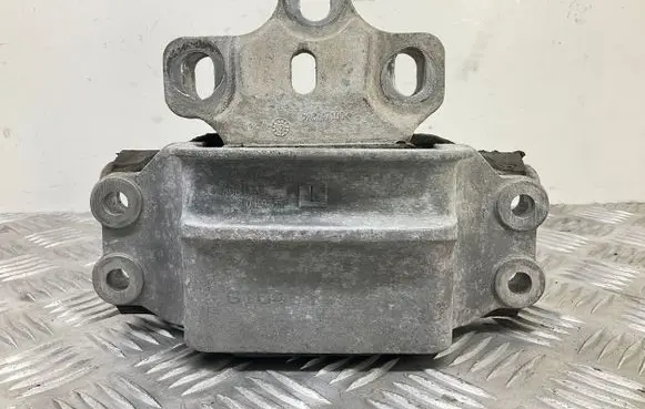Audi Q3 8U Gearbox mount 8J0199555L