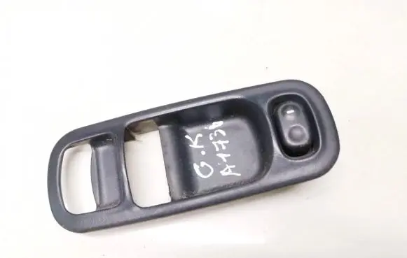 Nissan Primera Electric window control switch 221891