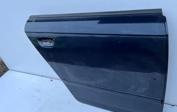 Audi A4 S4 B7 8E 8H Rear door Lz5j