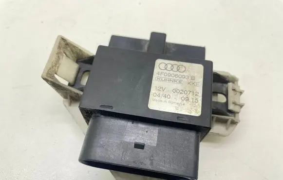 Audi A4 S4 B7 8E 8H Fuel injection pump control unit/module 4F0906093B 0020712