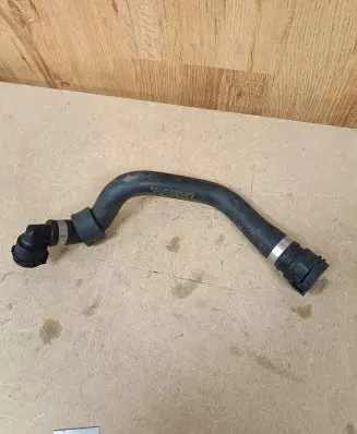 Mercedes-Benz GLC X253 C253 Engine coolant pipe/hose A2135012082