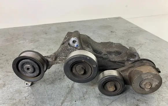 KIA Sportage Generator/alternator belt tensioner