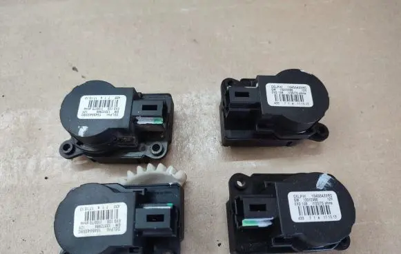 Opel Mokka Air flap motor/actuator 13372986
