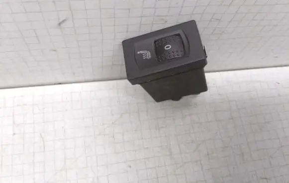 Volkswagen PASSAT B5.5 Seat heating switch 3B0963563C