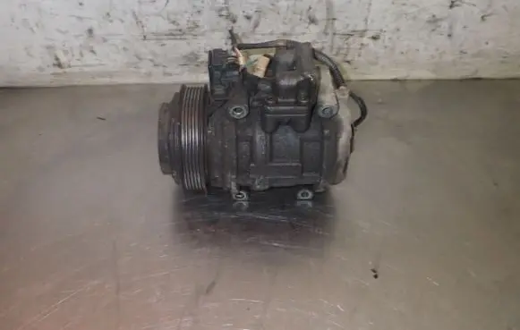 Mercedes-Benz E W124 Air conditioning (A/C) compressor (pump) 1021310101