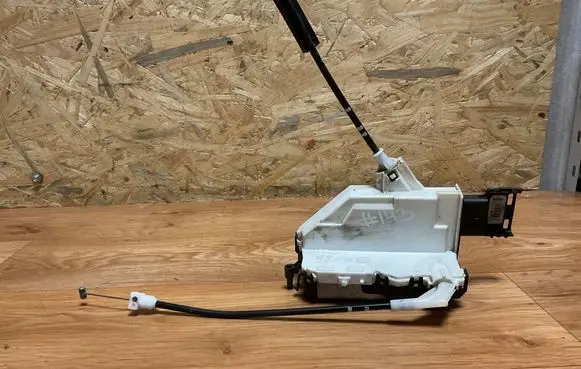 Peugeot Partner Front door lock PSA828405 1253A0031K7 A01851