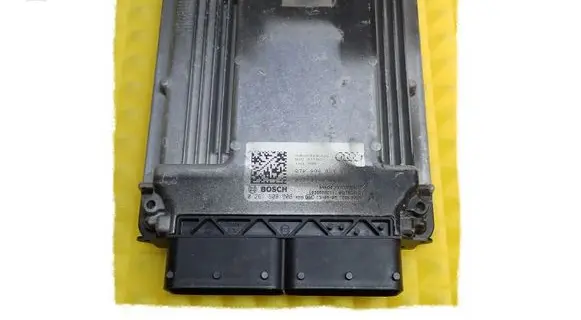 Audi A8 S8 D4 4H Engine control unit/module ECU 07P906027A