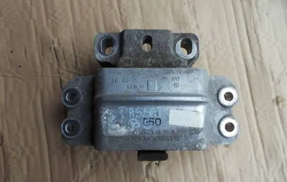 Volkswagen PASSAT B6 Engine mount vacuum valve 3C0199536N