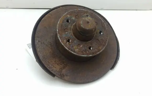 Mercedes-Benz COMPAKT W115 Front wheel hub