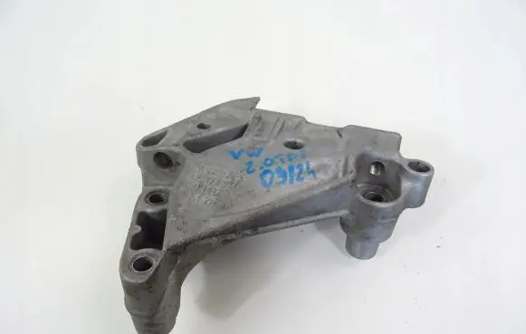 Audi Q2 - Engine mounting bracket 05L199207