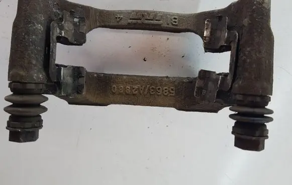 Peugeot 3008 I Brake caliper pad carrier rear 