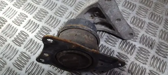 Volkswagen Polo Engine mount bracket 6q0199185r