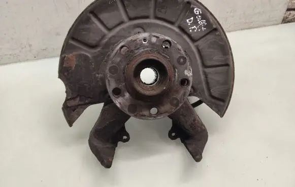 Volkswagen Golf Plus Front wheel hub
