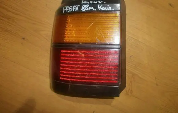 Volkswagen PASSAT B3 Rear/tail lights 333945111 86047