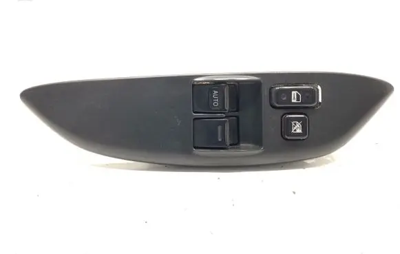 Toyota Yaris Electric window control switch