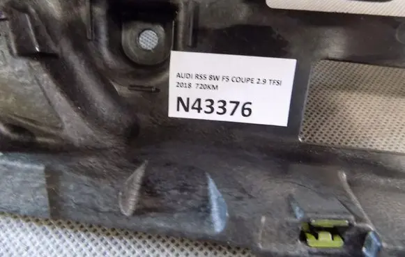 Audi RS5 Dash center air vent grill 8W1820902D