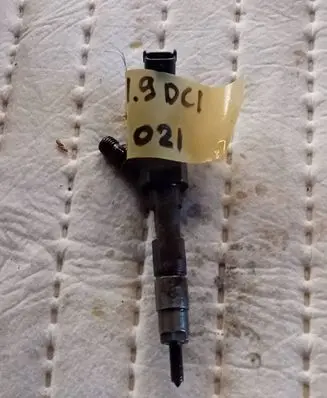 Renault Laguna II Fuel injector 0445110021