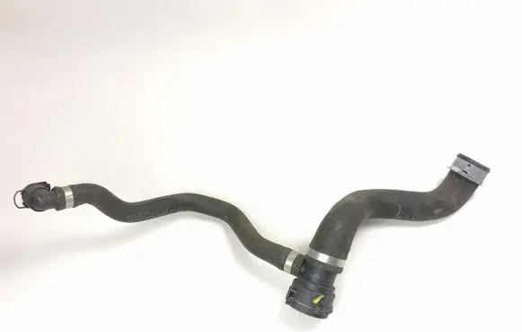 Mercedes-Benz C W204 Engine coolant pipe/hose A2045019482