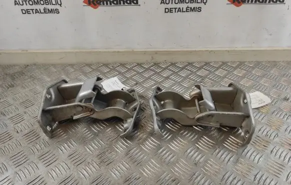 Opel Vivaro Rear door hinge set 527428 57854