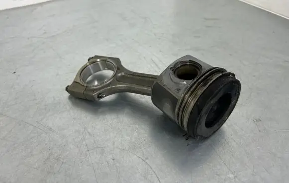 BMW 5 F10 F11 Piston with connecting rod 84L110