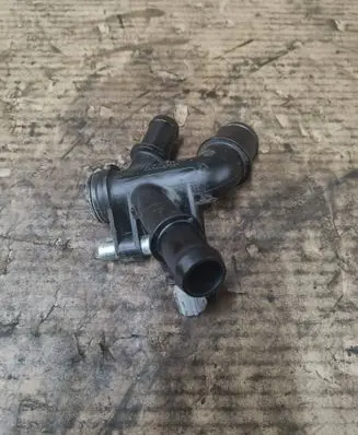 Ford Kuga II Engine coolant pipe/hose DS7G8K556CC D36ZC