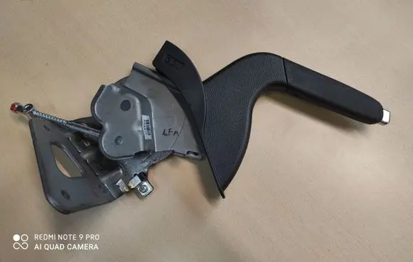 Hyundai i30 Handbrake/parking brake lever assembly