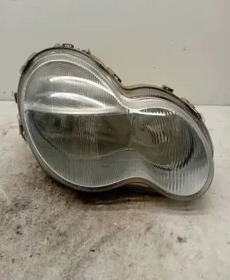 Mercedes-Benz C W203 Headlight/headlamp A2038200261 0301166002