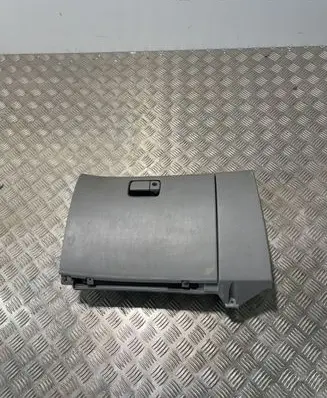 Subaru Forester SG Glove box