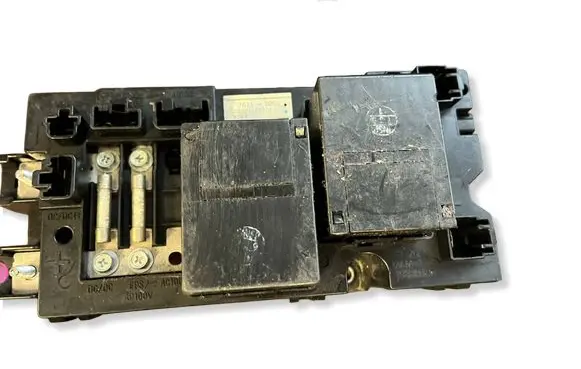Toyota Prius (XW30) Relay mounting block G92Z128010