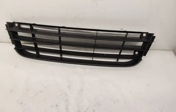 Volkswagen Touran I Front bumper lower grill 1T0853677