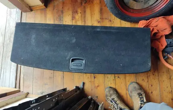 Trunk/boot lower side trim panel