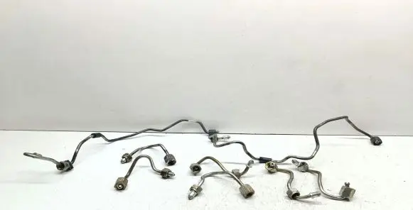 BMW X5 F15 Fuel injector supply line/pipe 