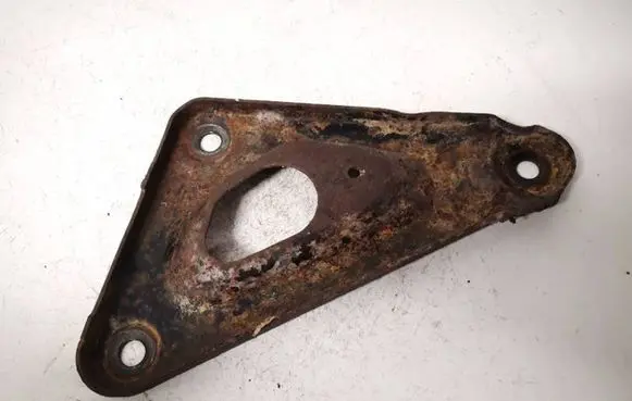 Opel Zafira A Engine mounting bracket
