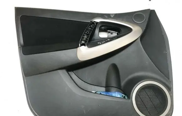 Toyota RAV 4 (XA30) Front door card panel trim 6771842020 67718-42020