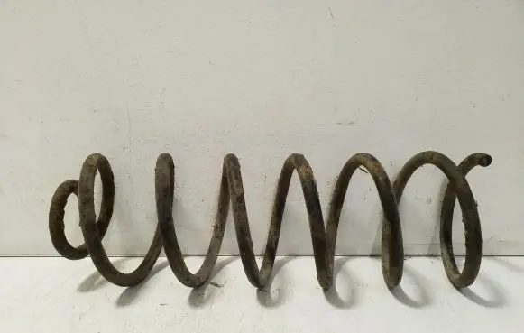 Volkswagen Golf III Rear coil spring