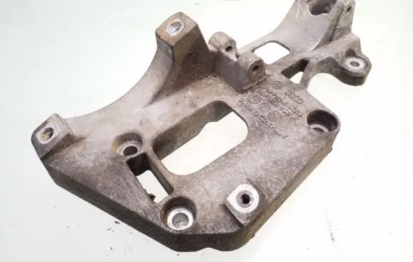 Volkswagen Golf V Generator/alternator bracket 06F903143F