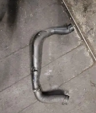 Volvo XC70 Intercooler hose/pipe 8624887