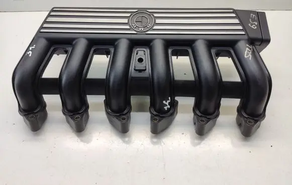 BMW 5 E39 Intake manifold 2248533 2246179 620072