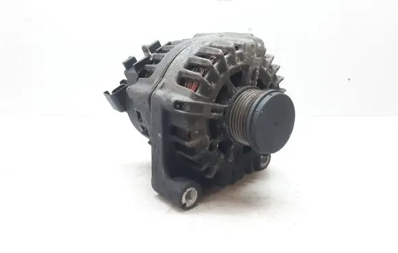 BMW 3 E90 E91 Generator/alternator 8507624
