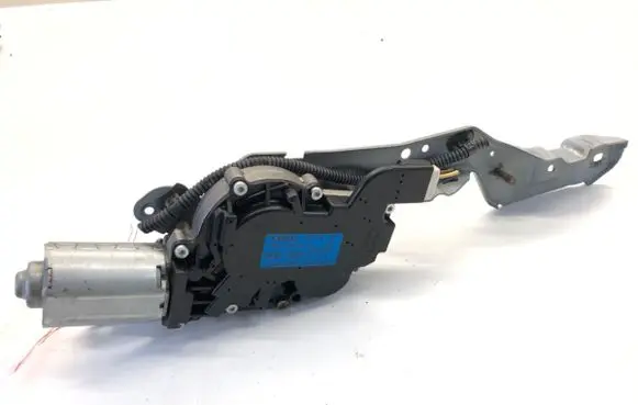 Hyundai Tucson JM Rear window wiper motor 987002E001