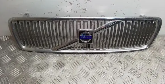Volvo V70 Front bumper upper radiator grill 9190385