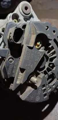 Volkswagen Polo Generator/alternator 028903028e