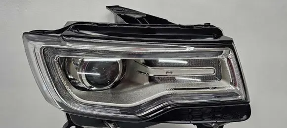 Jeep Cherokee Headlight/headlamp 68144708AFLAMPAPRZDPRZEDNIAPRAWAXENONJEEPGRANDCHEROKEEWK2LIFT